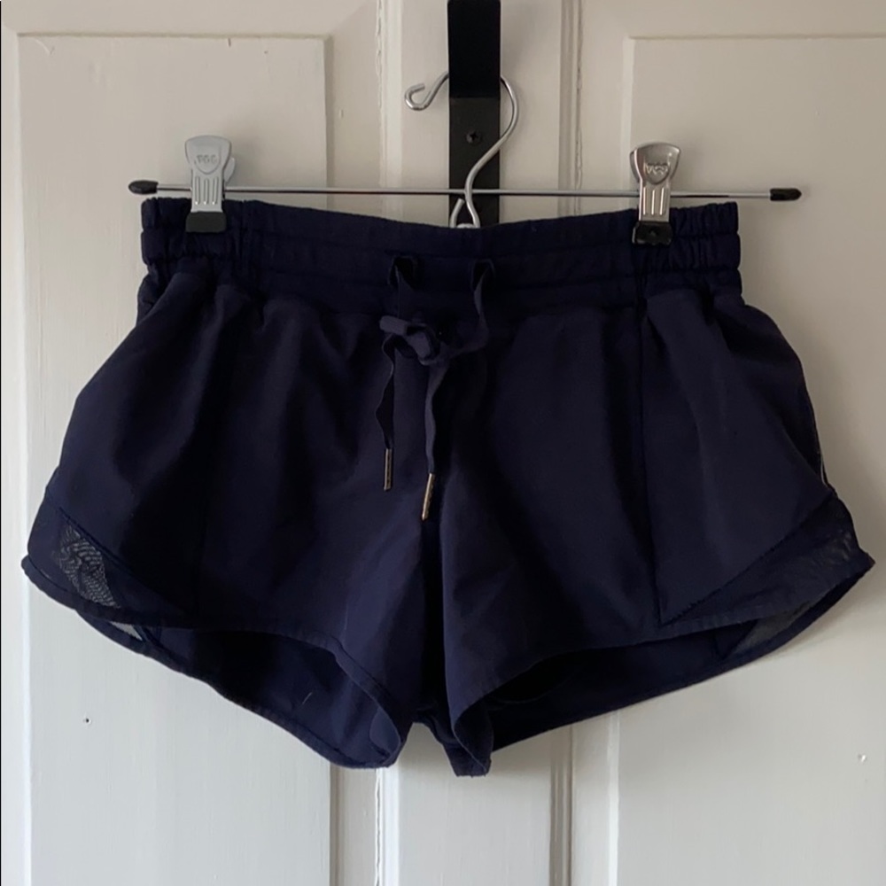 2.5” Hotty hot shorts in navy blue, size 4